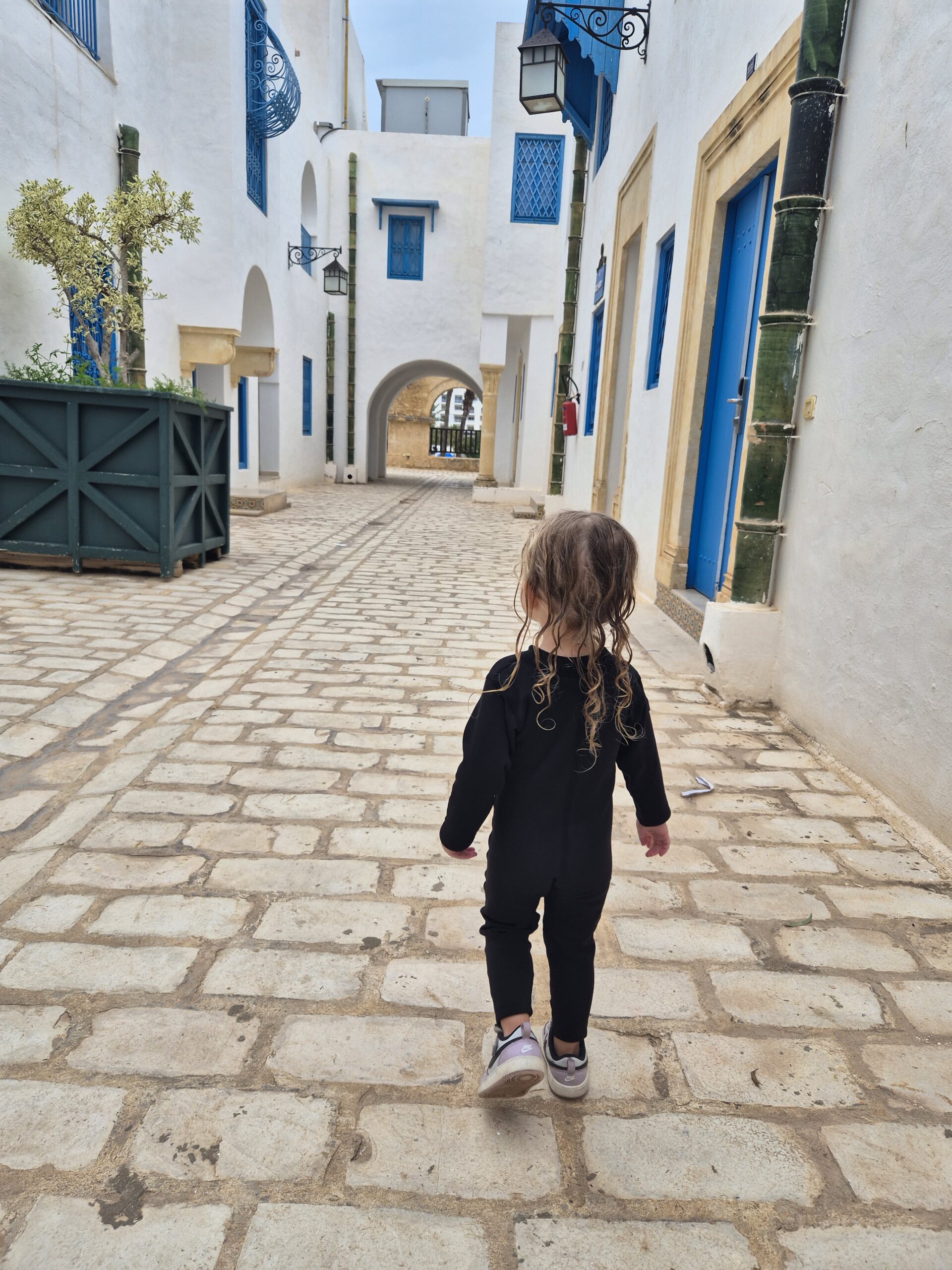 Yasmine Hammamet with autistic children